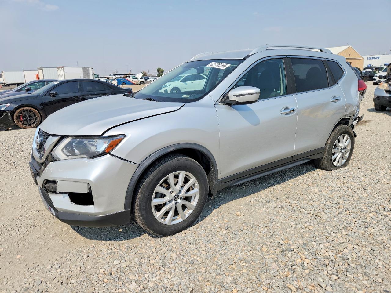 2017 Nissan Rogue Sv - zdjęcie główne