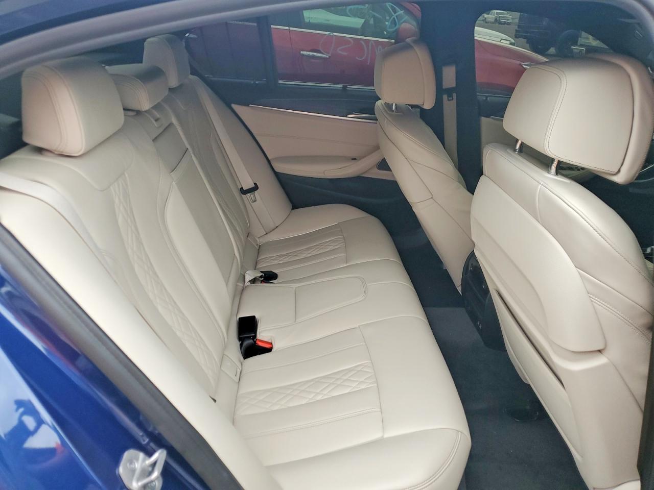 2022 BMW Seria 5 540i - zdjęcie 10