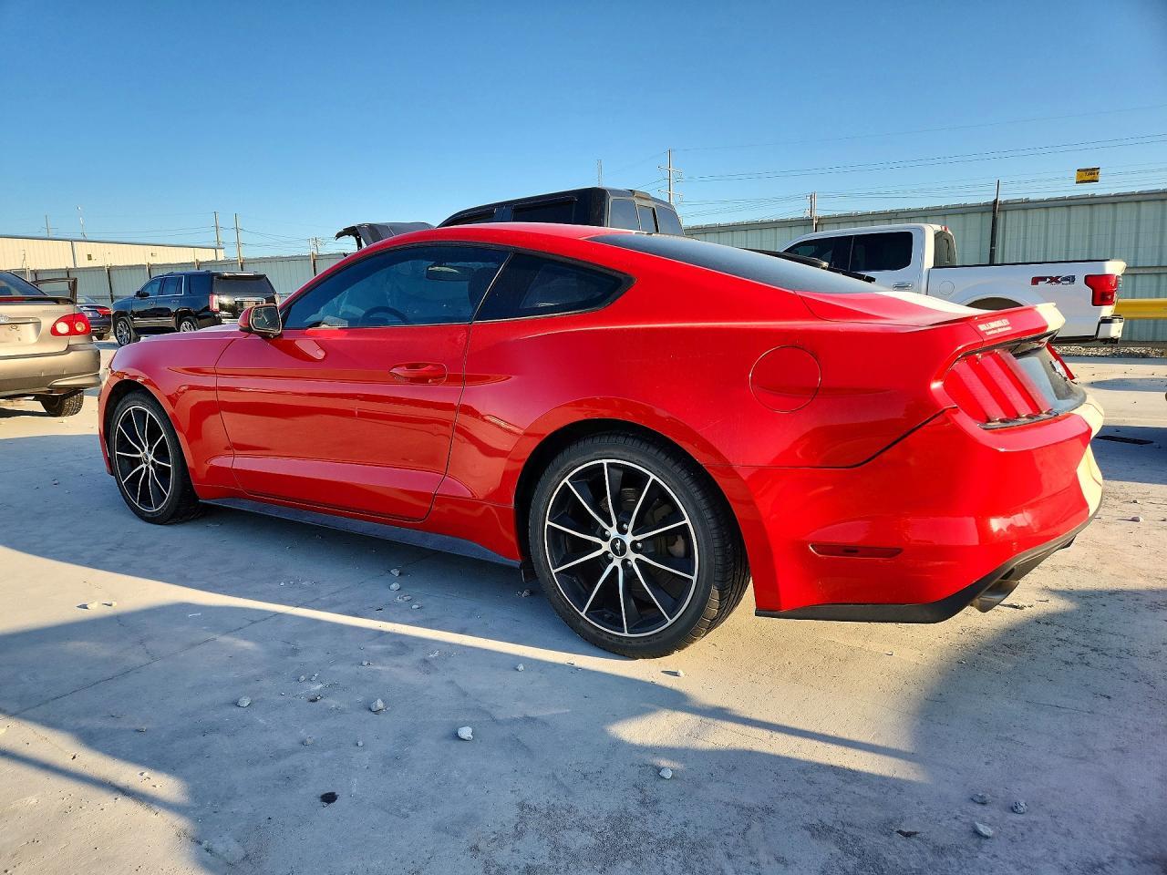 2015 Ford Mustang - zdjęcie 2