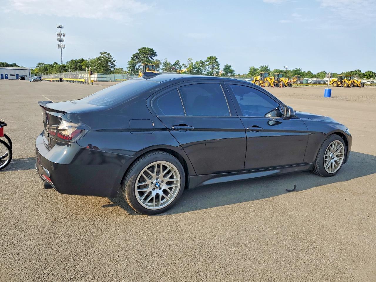 2016 BMW Seria 3 328i - zdjęcie 3