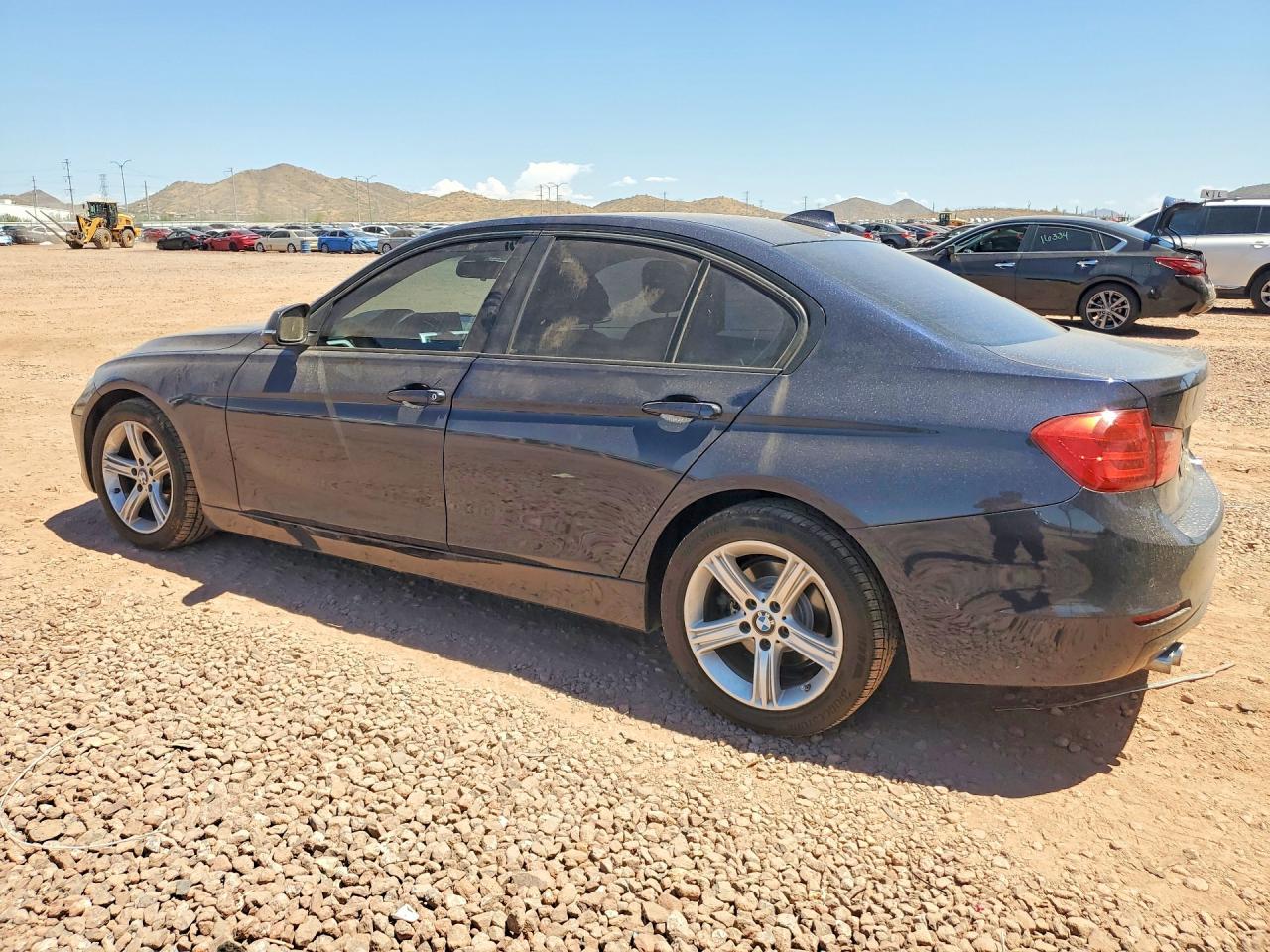 2013 BMW 328 I - zdjęcie 2