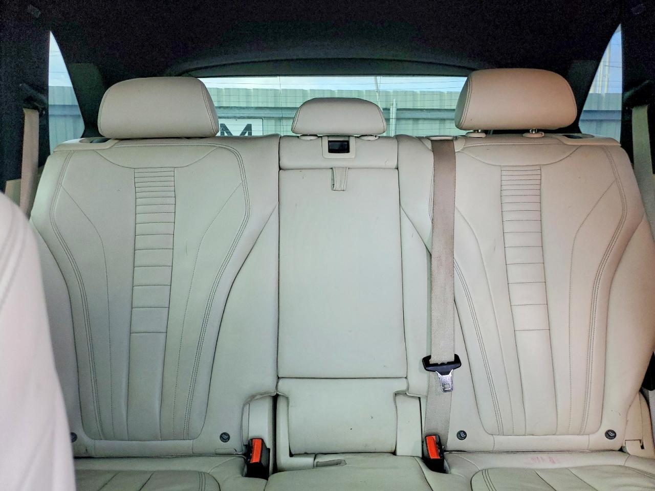 2016 BMW X5 xDrive50I - zdjęcie 10