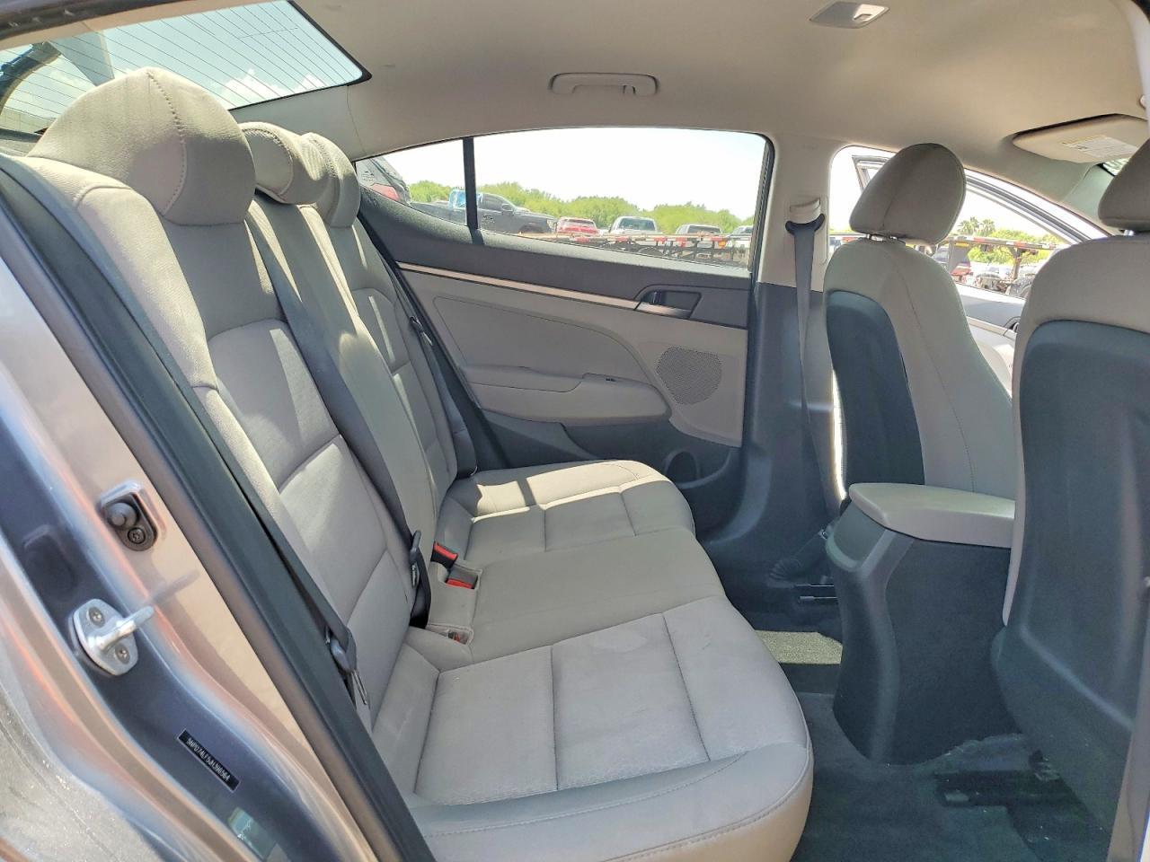 2018 Hyundai Elantra Se - zdjęcie 10