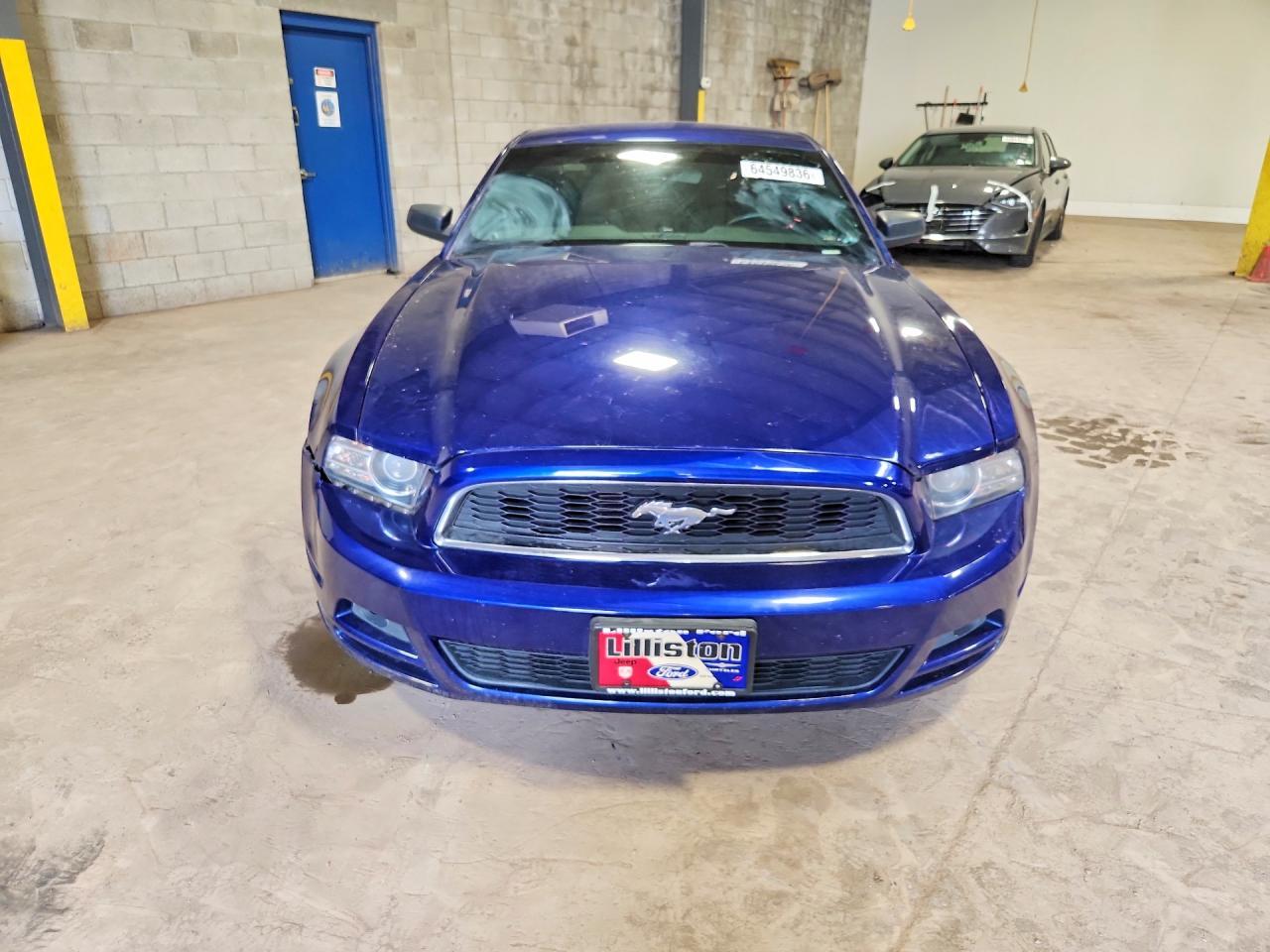 Ford Mustang Coupe - zdjęcie 5