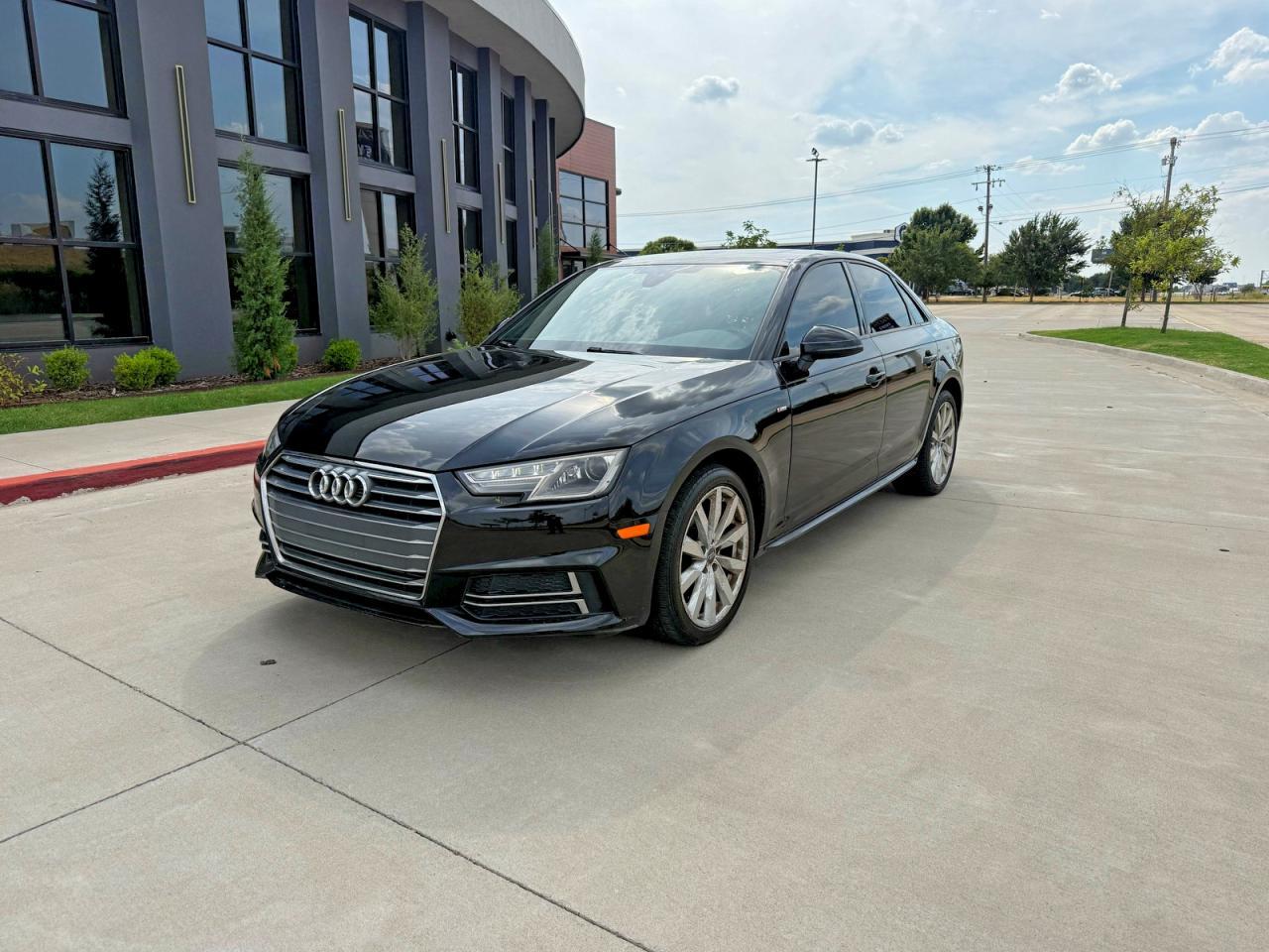 2018 Audi A4 Premium - zdjęcie 2