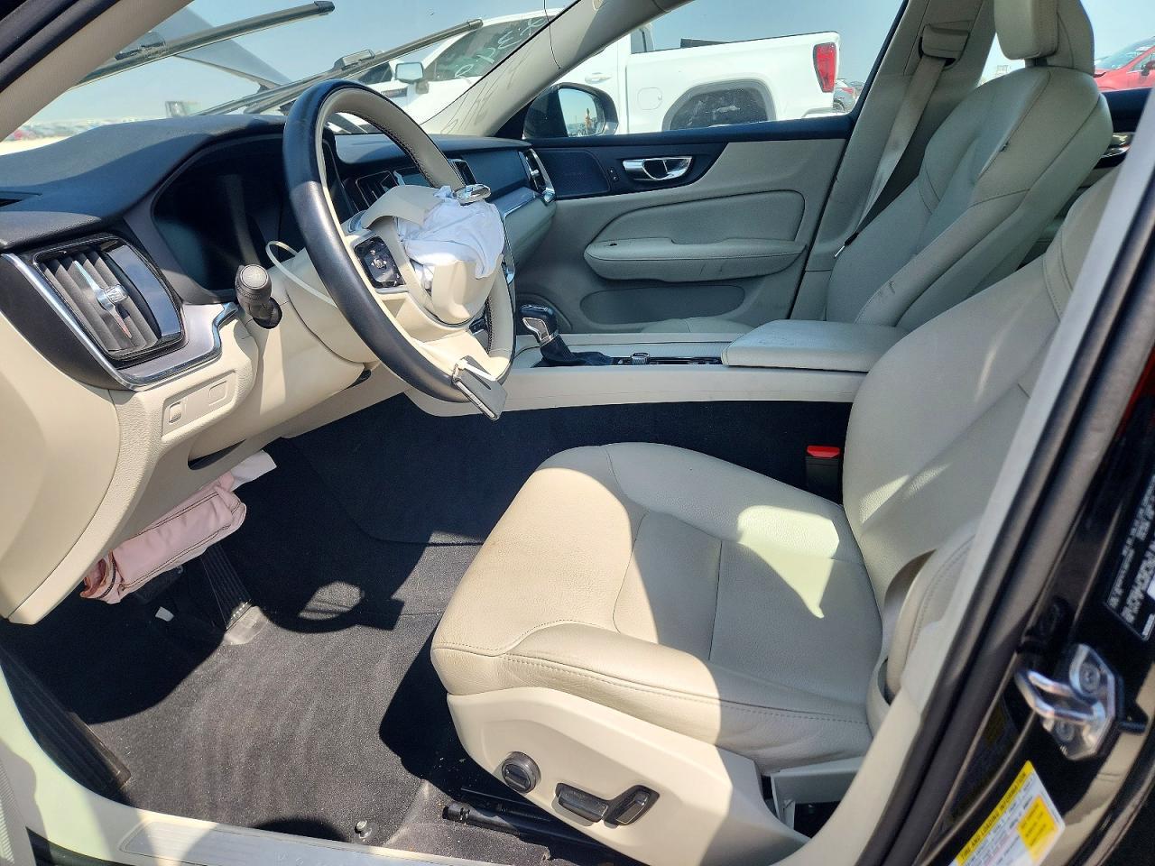 2020 Volvo S60 T5 Momentum - zdjęcie 7