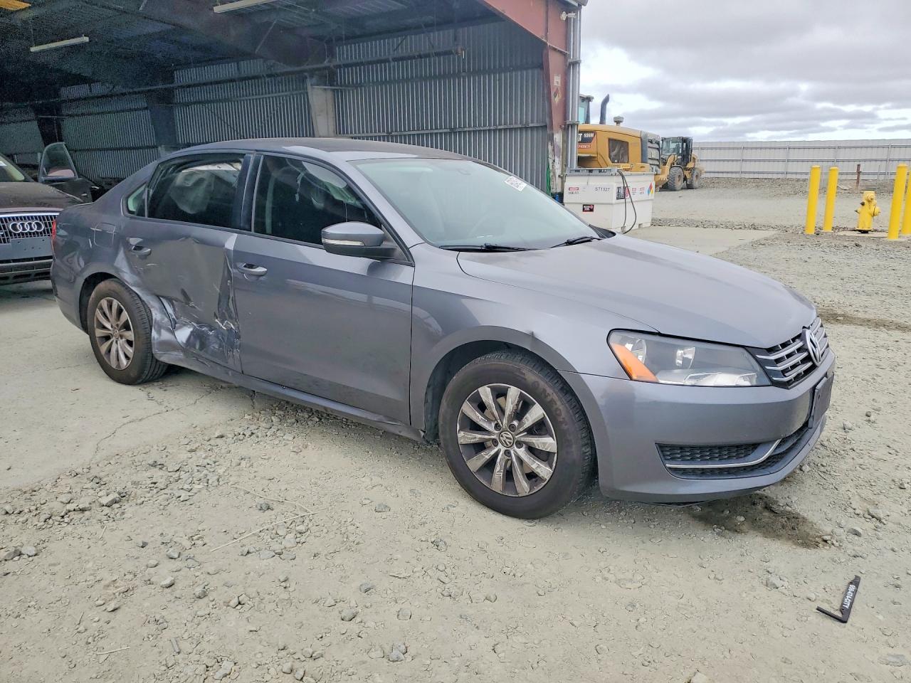 2013 Volkswagen Passat S - zdjęcie 4