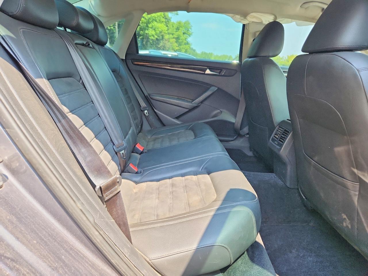 2015 Volkswagen Passat Sel - zdjęcie 10