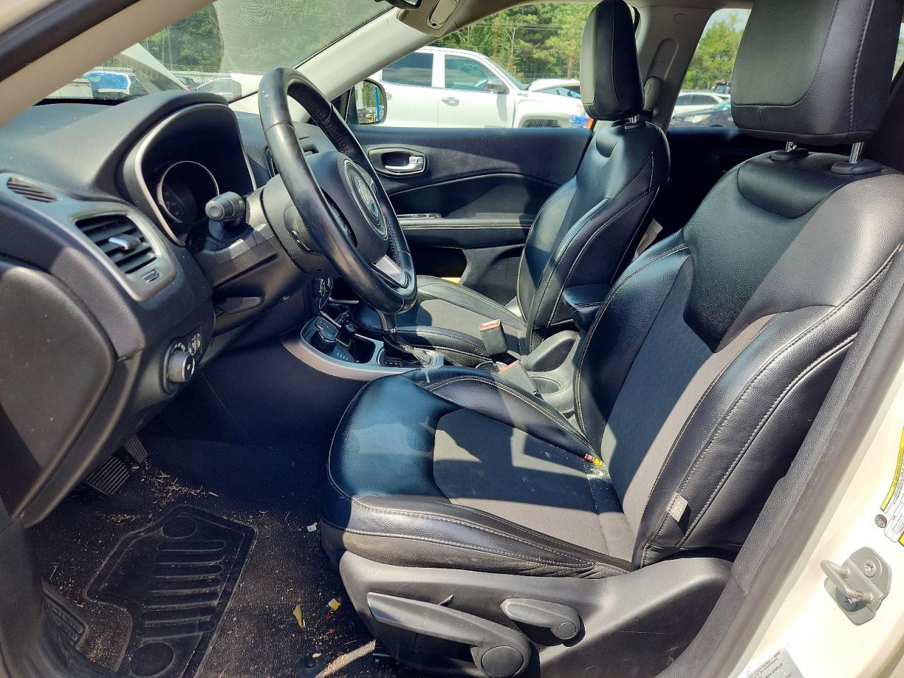 2017 Jeep Compass Latitude - zdjęcie 7