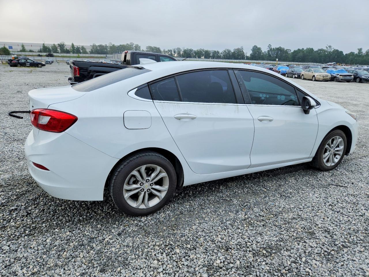 2019 Chevrolet Cruze Lt - zdjęcie 3