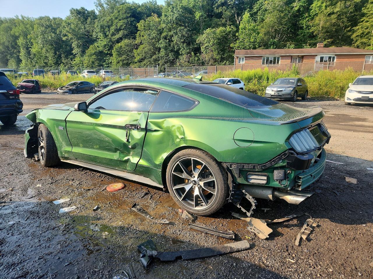 2022 Ford Mustang - zdjęcie 2