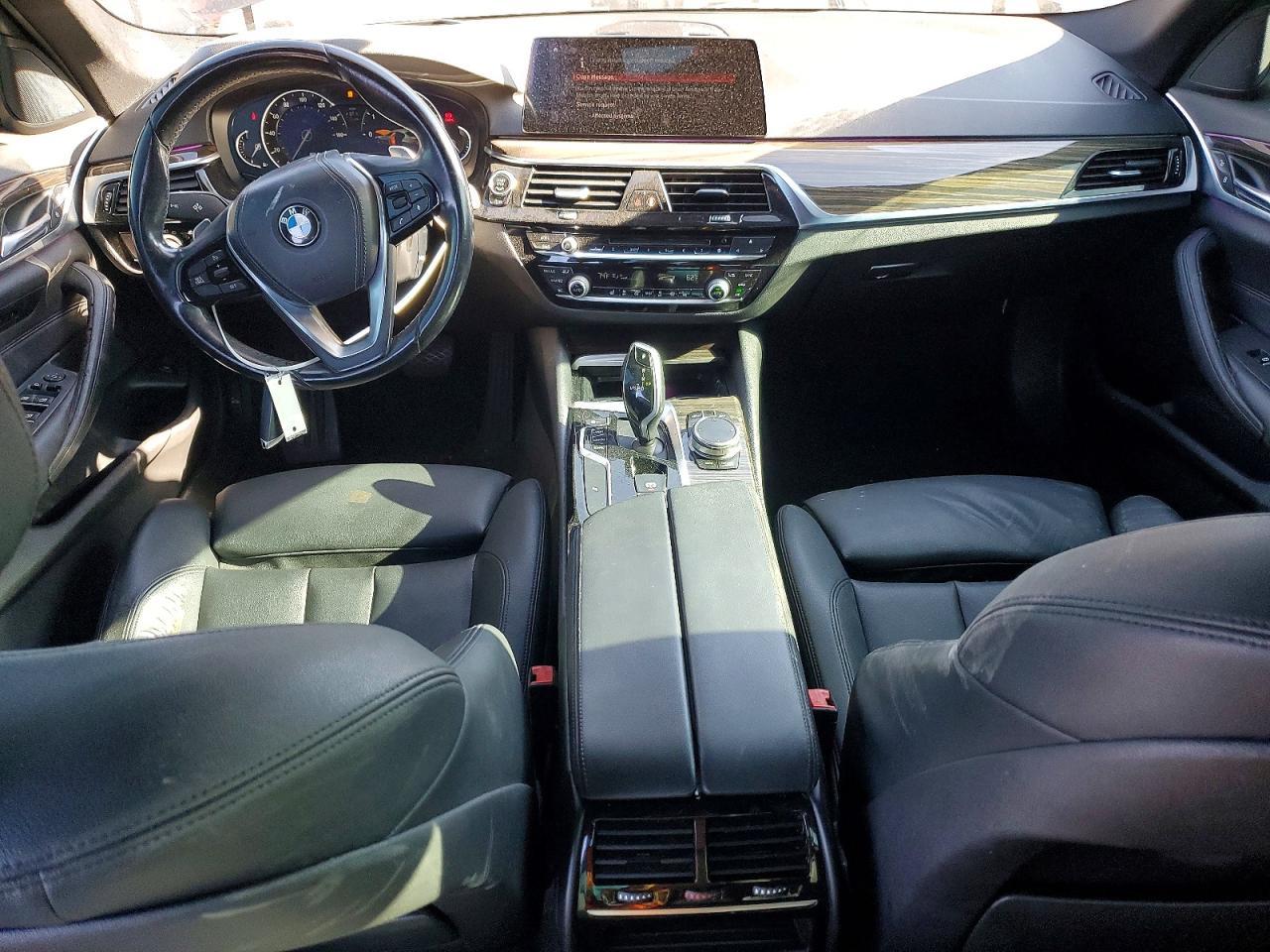 2019 BMW 530 I - zdjęcie 8