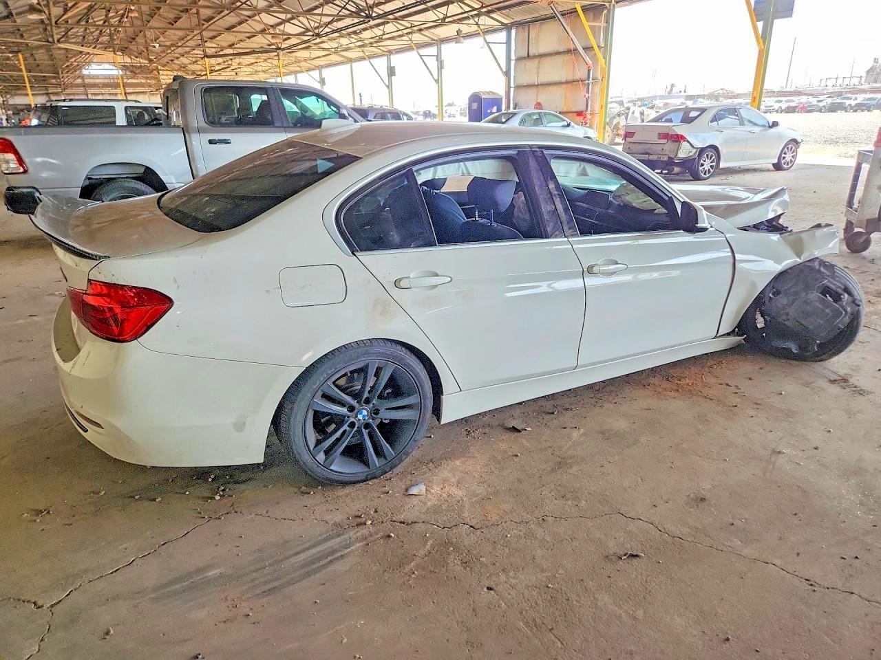 2018 BMW 330 I - zdjęcie 3