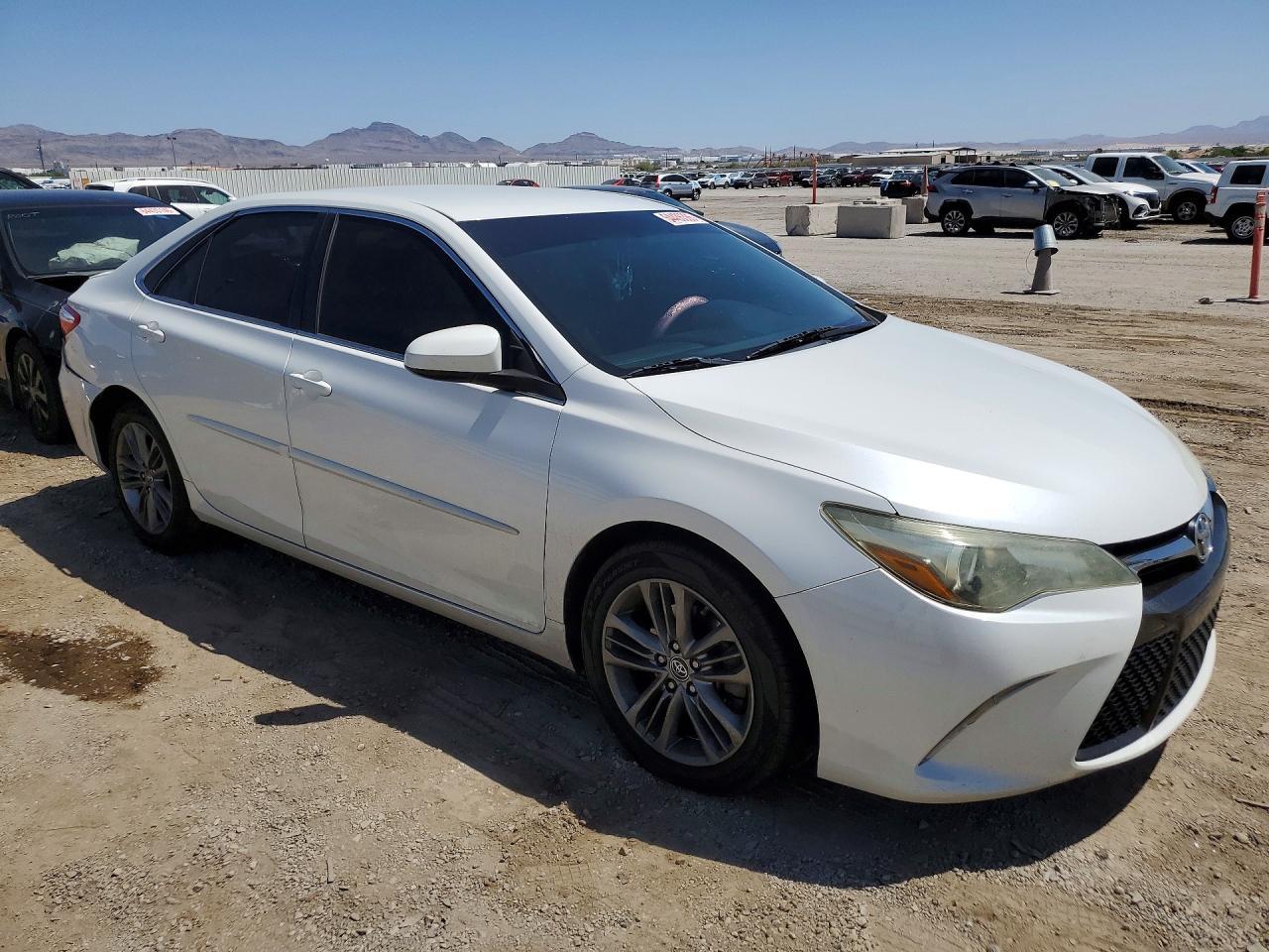 2017 Toyota Camry Le - zdjęcie 4