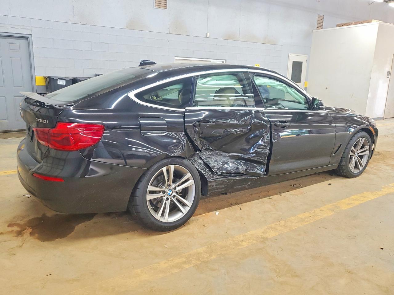 2017 BMW Seria 3 330i - zdjęcie 3
