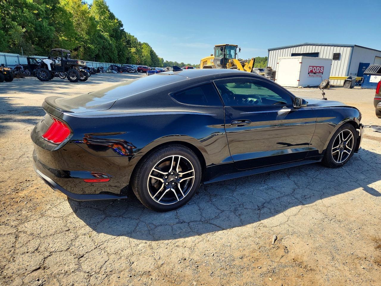2022 Ford Mustang - zdjęcie 3
