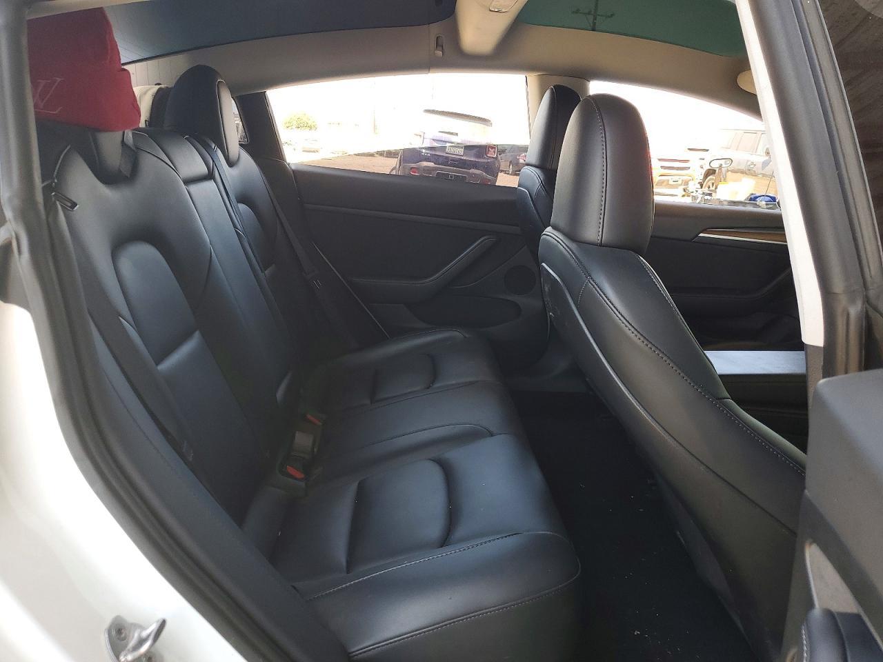2023 Tesla Model 3 - zdjęcie 10