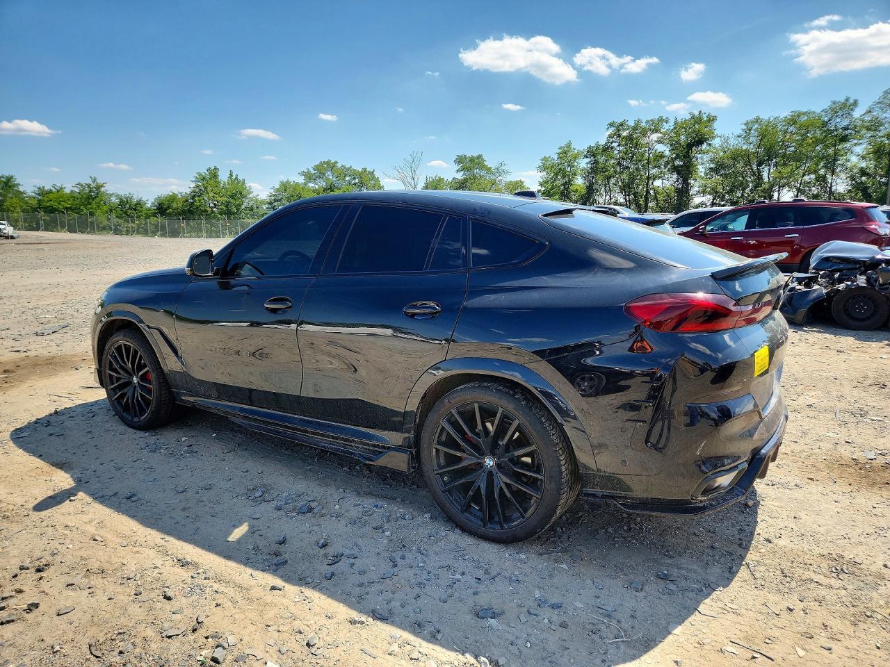 2025 BMW X6 xDrive40I - zdjęcie 2