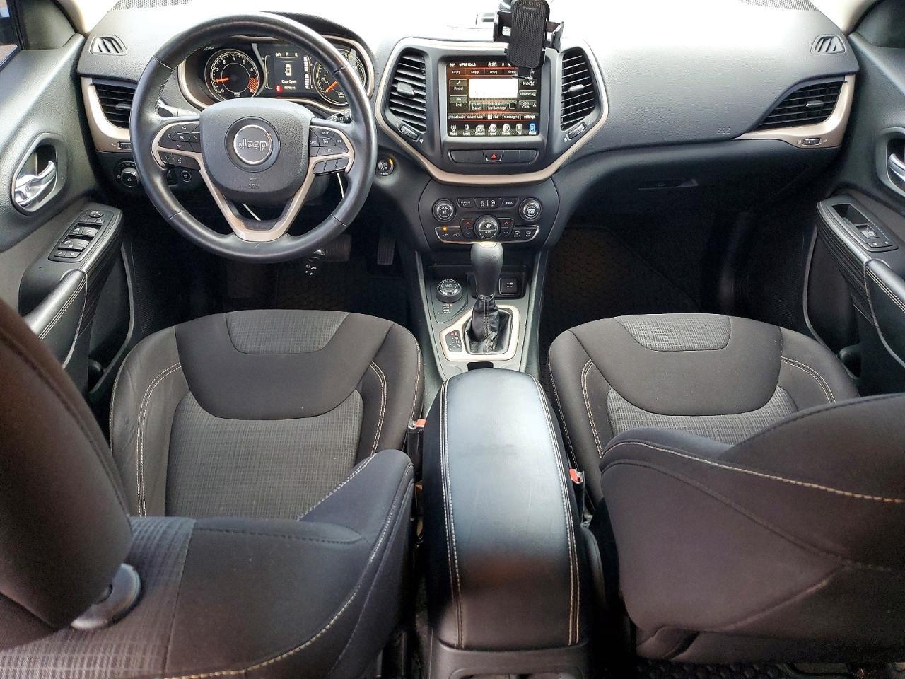 2015 Jeep Cherokee Latitude - zdjęcie 8