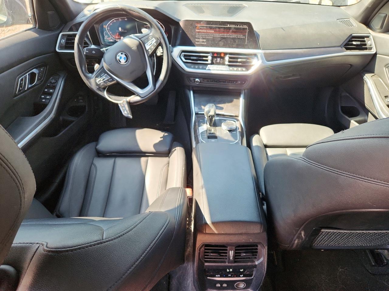 2020 BMW 330I - zdjęcie 8
