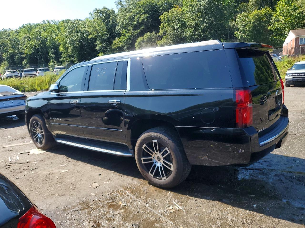 2017 Chevrolet Suburban K1500 Premier - zdjęcie 2
