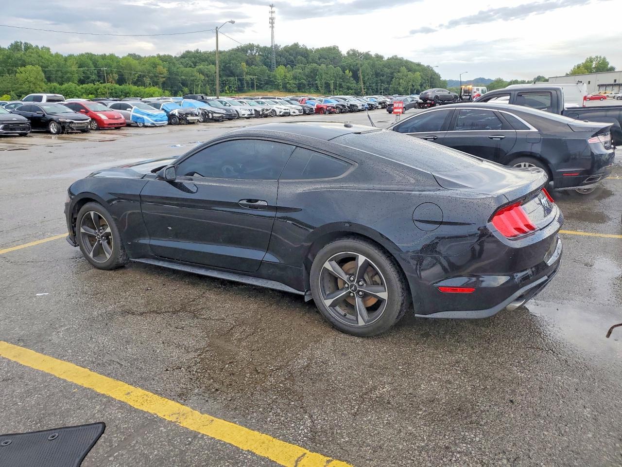 2018 Ford Mustang - zdjęcie 2