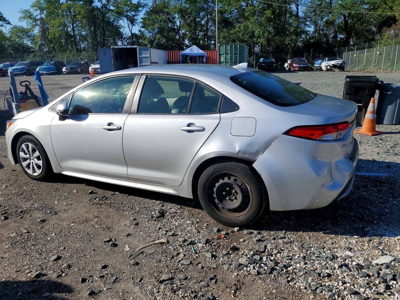2022 Toyota Corolla Le - zdjęcie 2