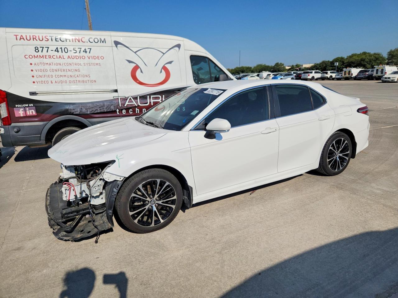 2019 Toyota Camry Se - zdjęcie główne