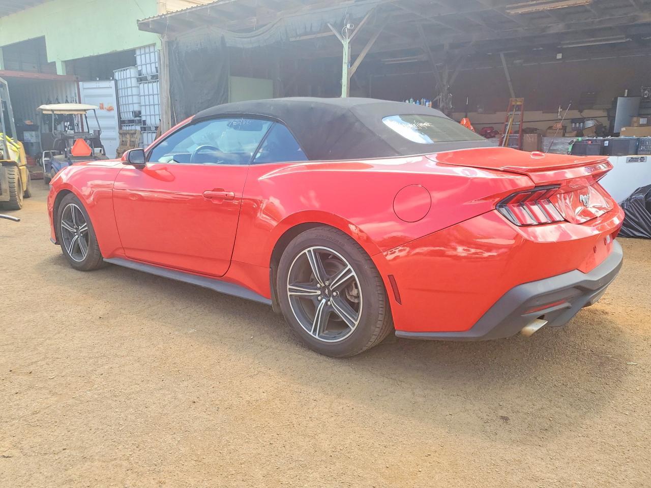 2024 Ford Mustang - zdjęcie 2