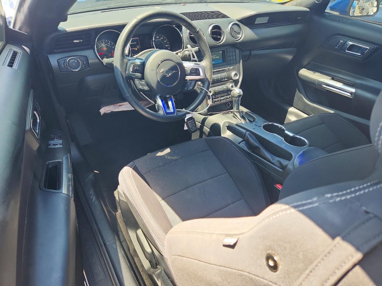 2017 Ford Mustang - zdjęcie 8