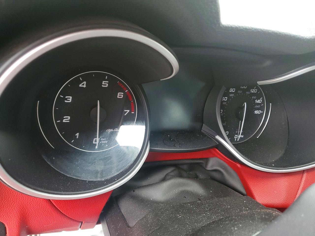 2021 Alfa Romeo Stelvio Ti - zdjęcie 9