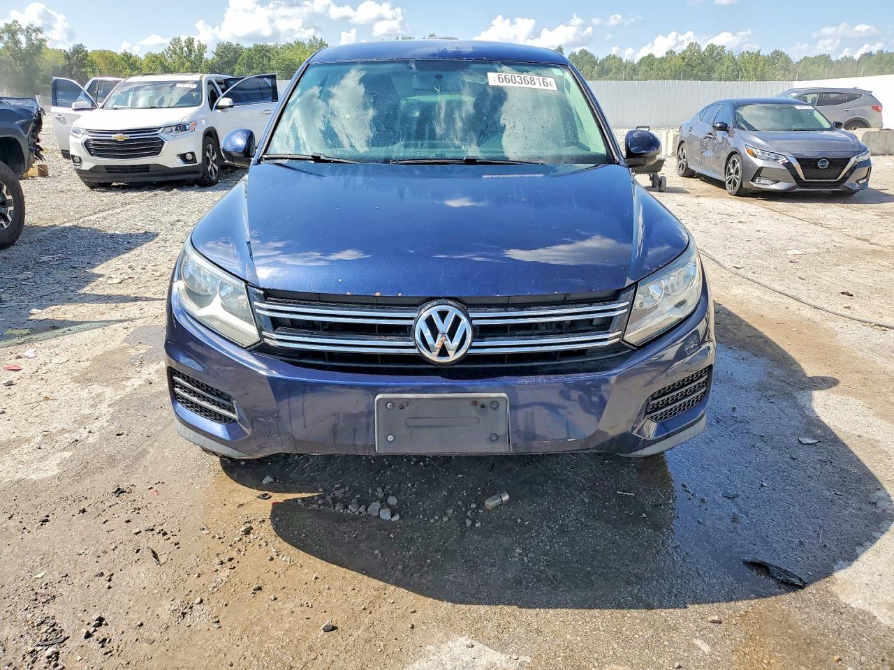 2014 Volkswagen Tiguan S - zdjęcie 5