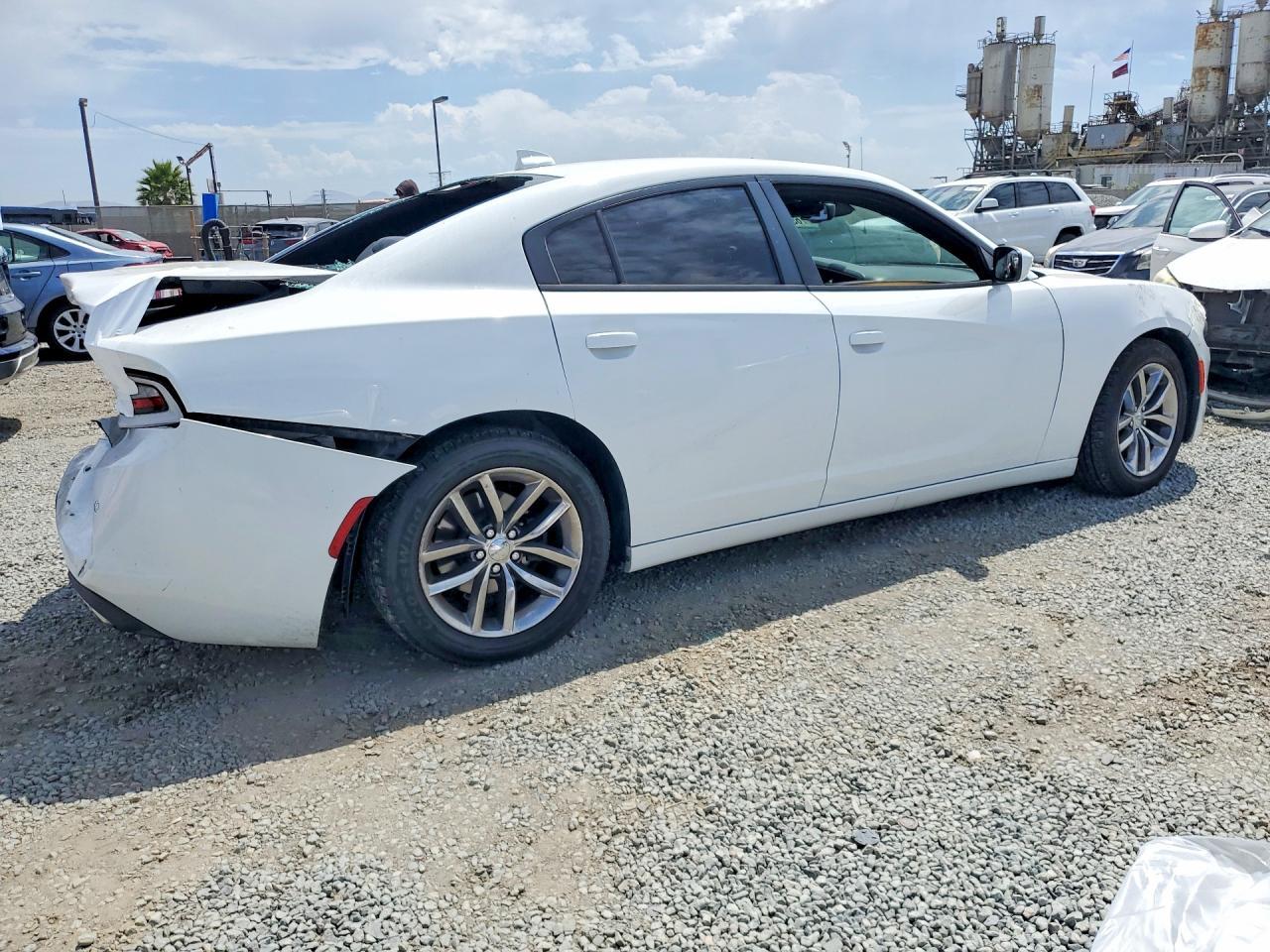 2016 Dodge Charger Sxt - zdjęcie 3