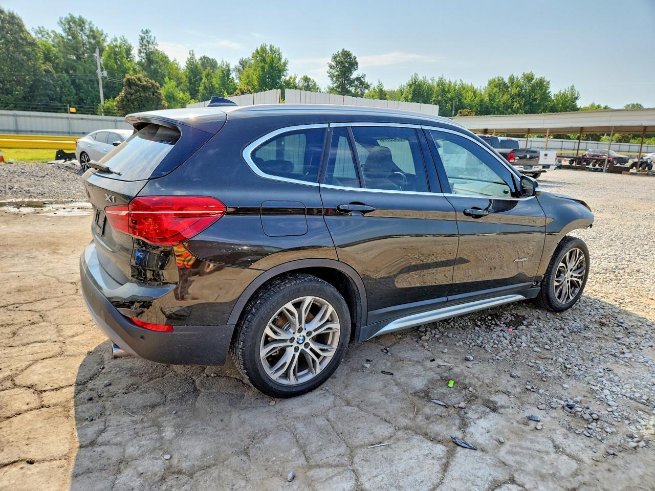 2016 BMW X1 xDrive28I - zdjęcie 3