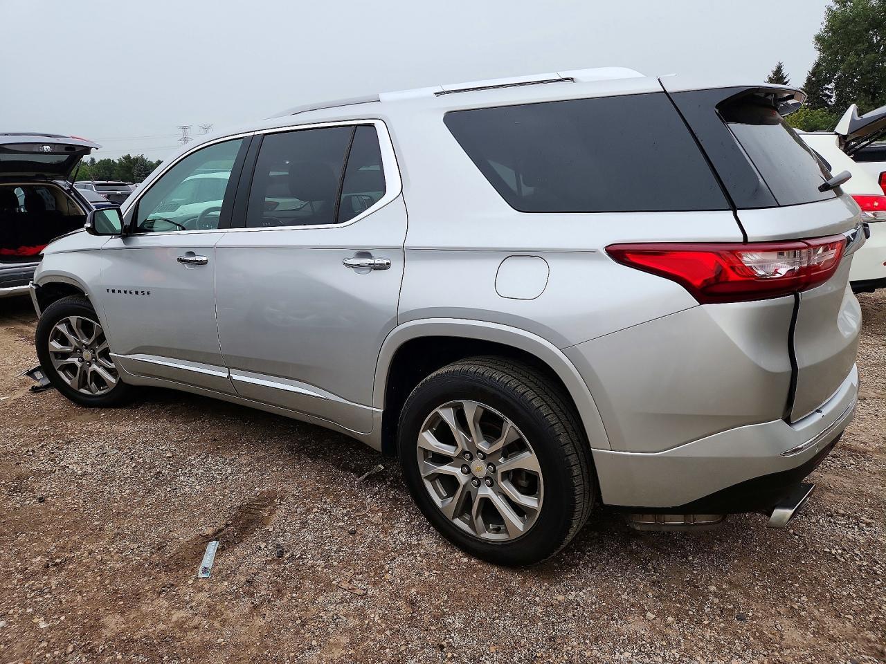 2018 Chevrolet Traverse Premier - zdjęcie 2