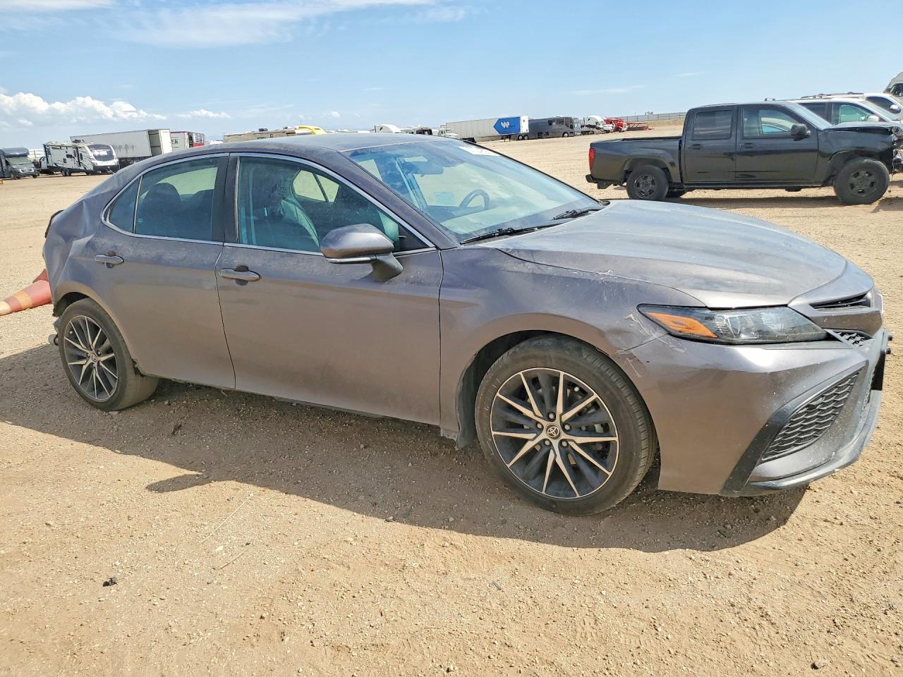 2022 Toyo Camry - zdjęcie 4