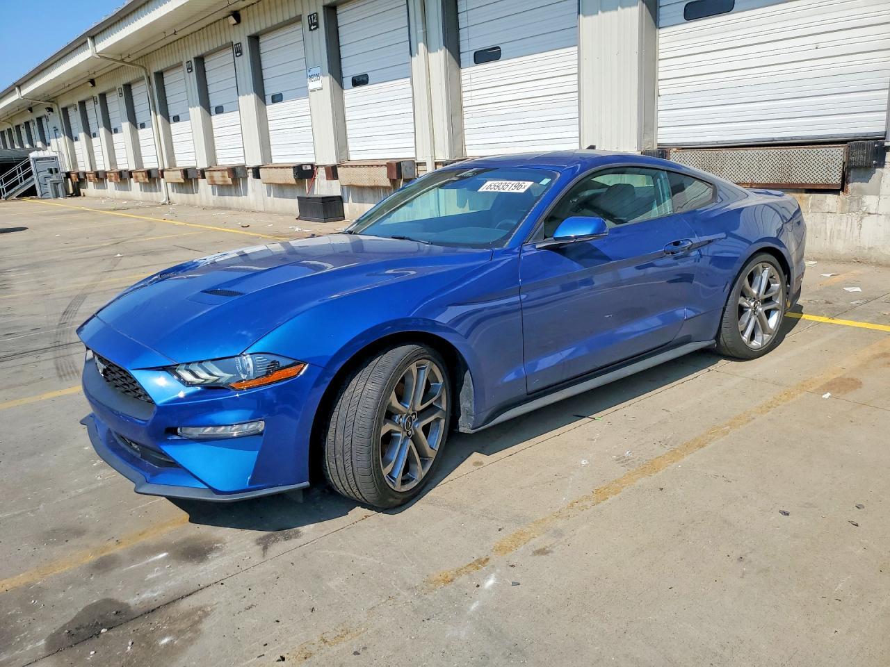 2022 Ford Mustang - zdjęcie główne