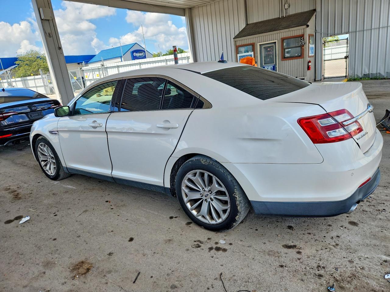 2015 Ford Taurus Limited - zdjęcie 2