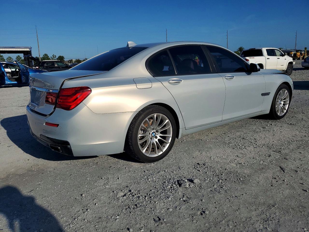 2013 BMW 740 I - zdjęcie 3