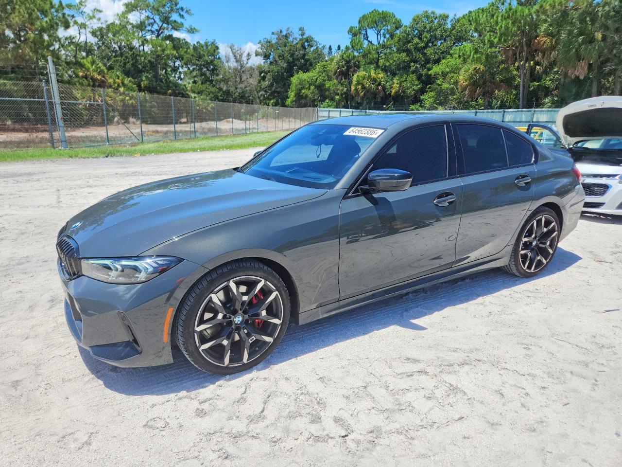 2026 BMW 330I - zdjęcie główne