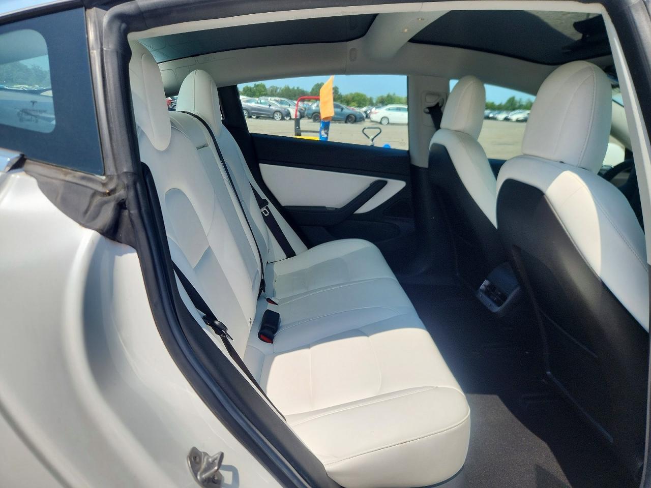 2018 Tesla Model 3 - zdjęcie 10