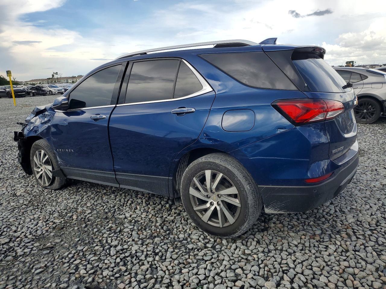 2022 Chevrolet Equinox Premier - zdjęcie 2