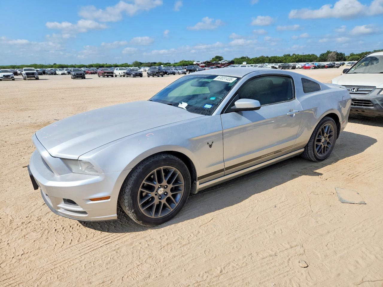 2013 Ford Mustang - zdjęcie główne