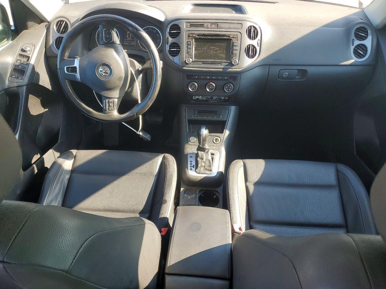 2015 Volkswagen Tiguan S - zdjęcie 8