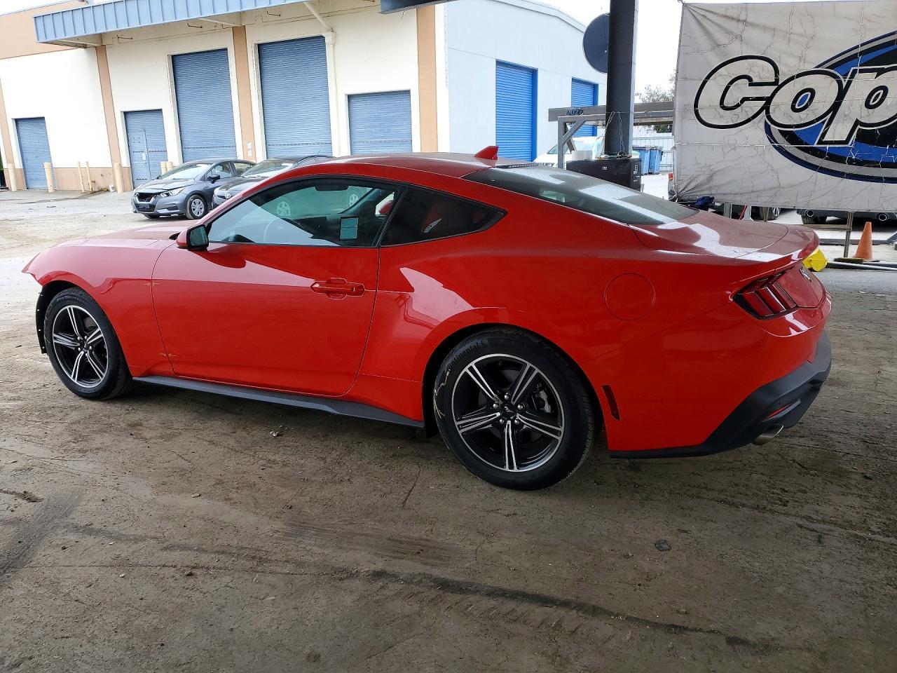 2025 Ford Mustang - zdjęcie 2