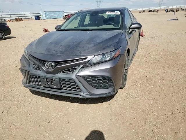 2022 Toyo Camry - zdjęcie 13