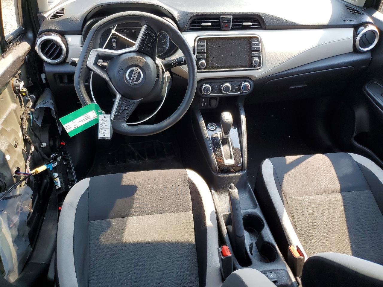 2021 Nissan Versa Sv - zdjęcie 8