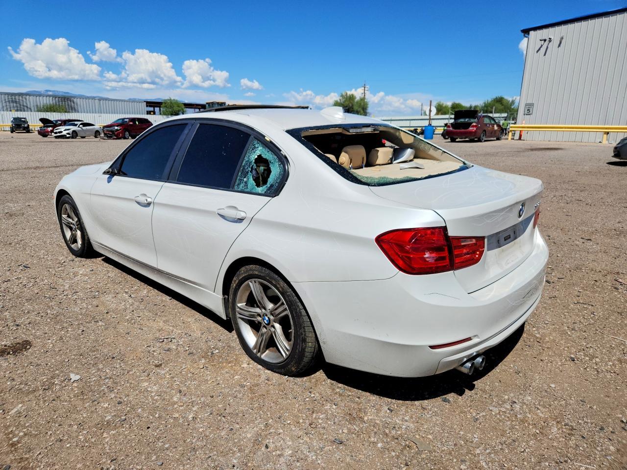 2013 BMW 328 I - zdjęcie 2