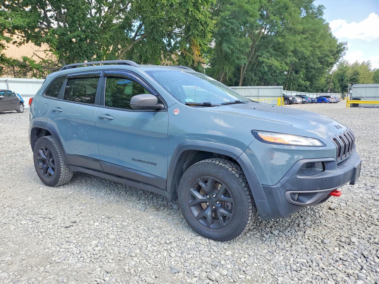 2015 Jeep Cherokee Trailhawk - zdjęcie 4