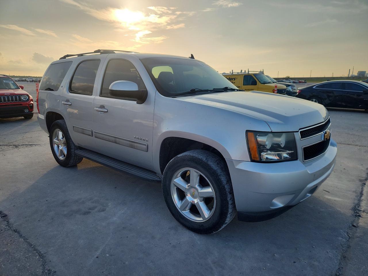 2014 Chevrolet Tahoe C1500 Lt - zdjęcie 4